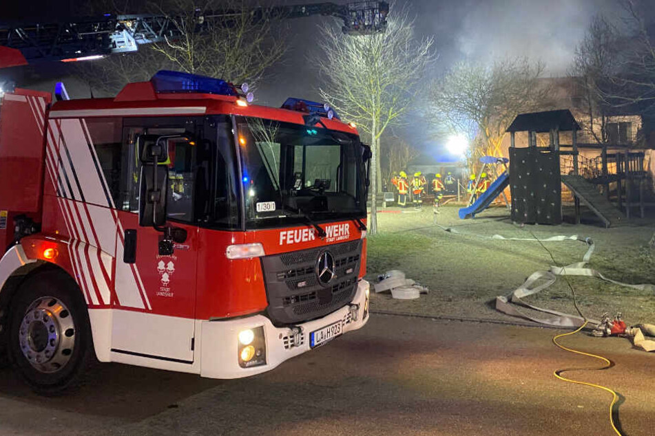 Bei Eintreffen der Einsatzkräfte stand das Haus bereits im Vollbrand.