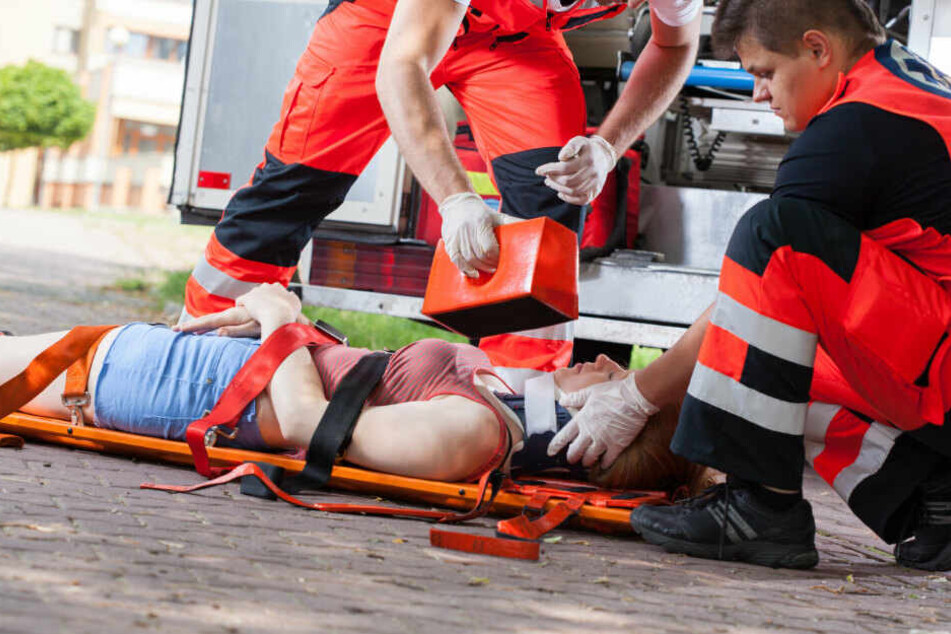 Die junge Frau kam in ein Krankenhaus. (Symbolbild)