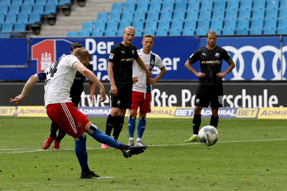 Aaron Hunt erzielt den 1:2-Anschlusstreffer für den HSV gegen den SV Sandhausen.