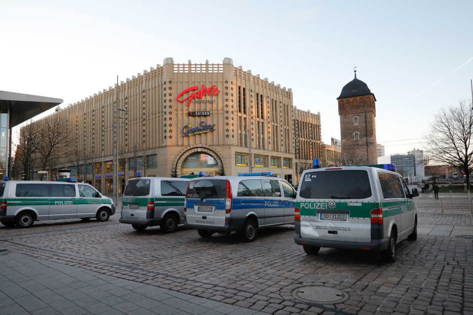 Auch die Galerie Roter Turm musste nach einer Bombendrohung evakuiert werden.