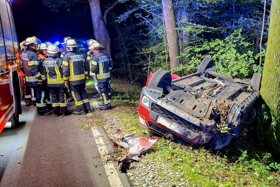 Bei Großenlüder (Landkreis Fulda) ereignete sich in der Nacht zum Mittwoch ein spektakulärer Unfall, der einige Fragen aufwirft.