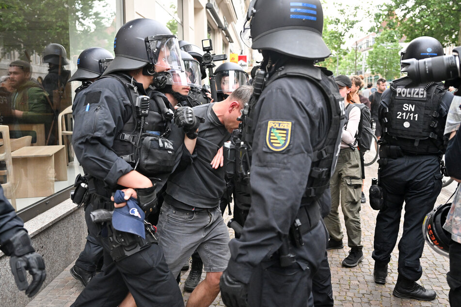 Die Verurteilung von Lina E. (28) war der Anlass für die "Tag X"-Demo in Leipzig, bei der es zu teils schweren Ausschreitungen kam.