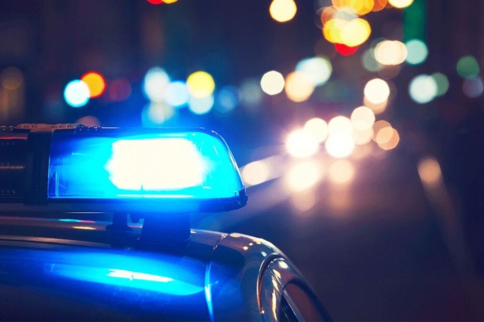 Die Polizisten stellten sechs Männer und drei Frauen im Alter von 20 bis 36 Jahren fest. (Symbolbild)