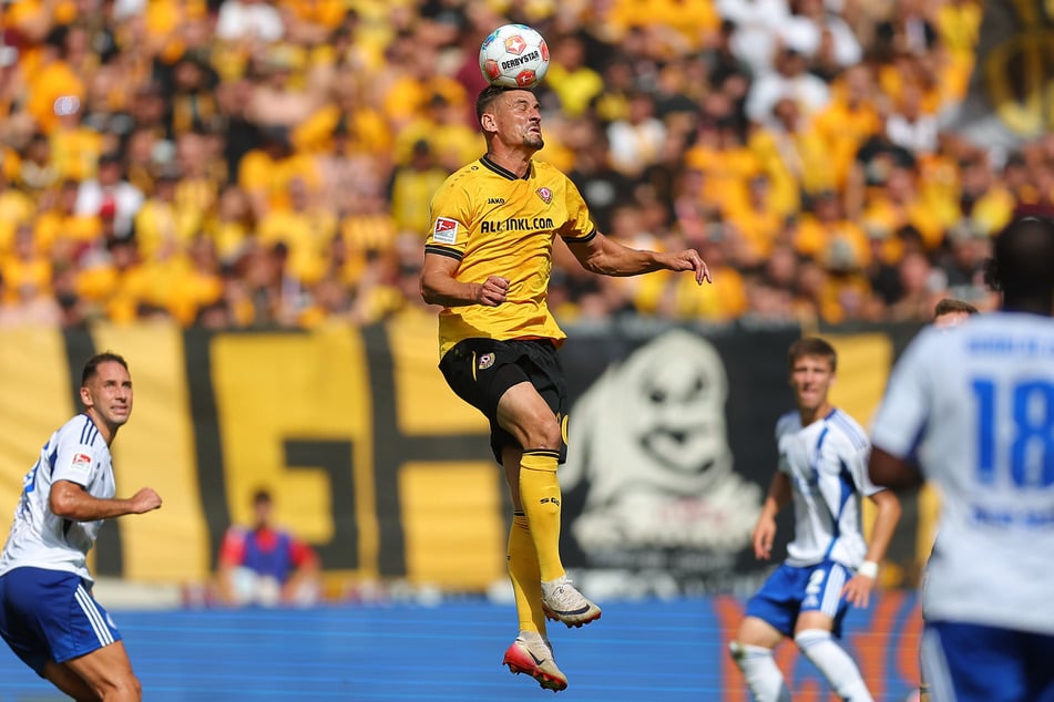 Stefan Kutschke (36, M.) weiß, dass er und seine Kollegen in der 2. Liga auf die Zähne beißen müssen.