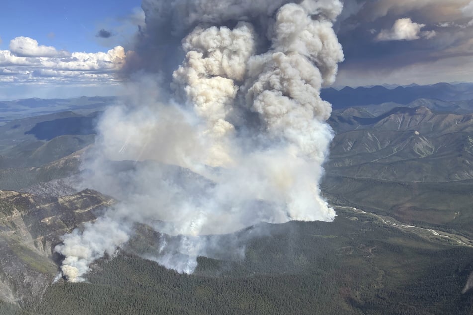 Landesweit wüten mehr als 120 Waldbrände in Kanada, die alles zerstören, was ihnen in den Weg kommt. Grund dafür ist der starke Wind und die lang anhaltende Trockenheit.