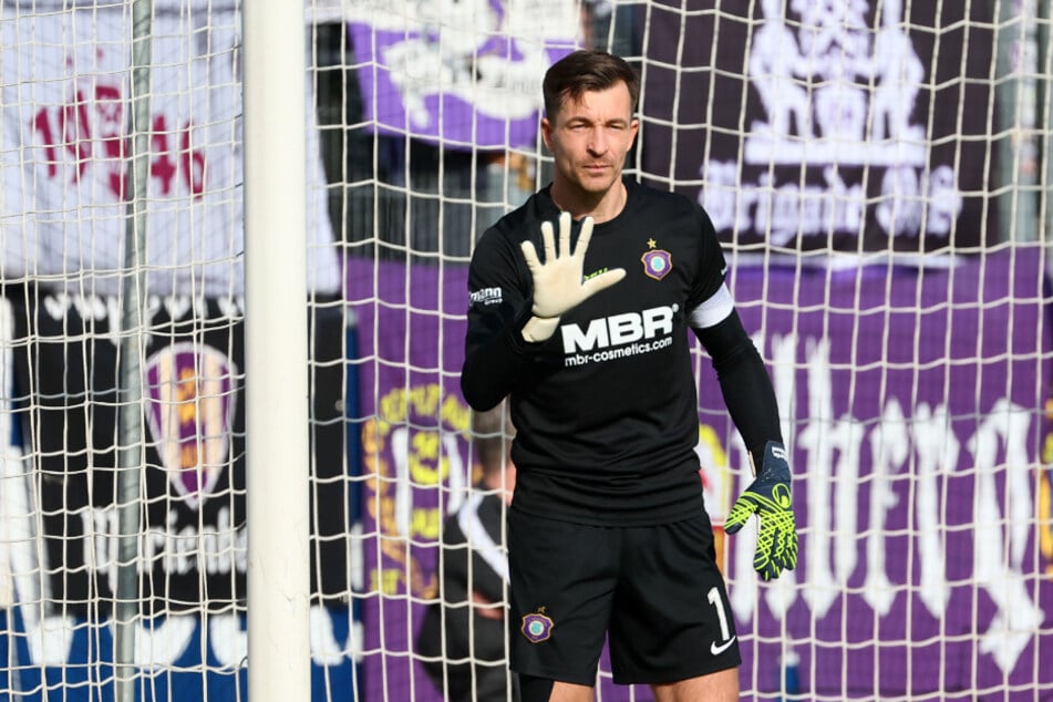 Martin Männel (37) hütet seit 2008 das Tor des FCE - das will er auch über die aktuelle Saison hinaus noch machen.