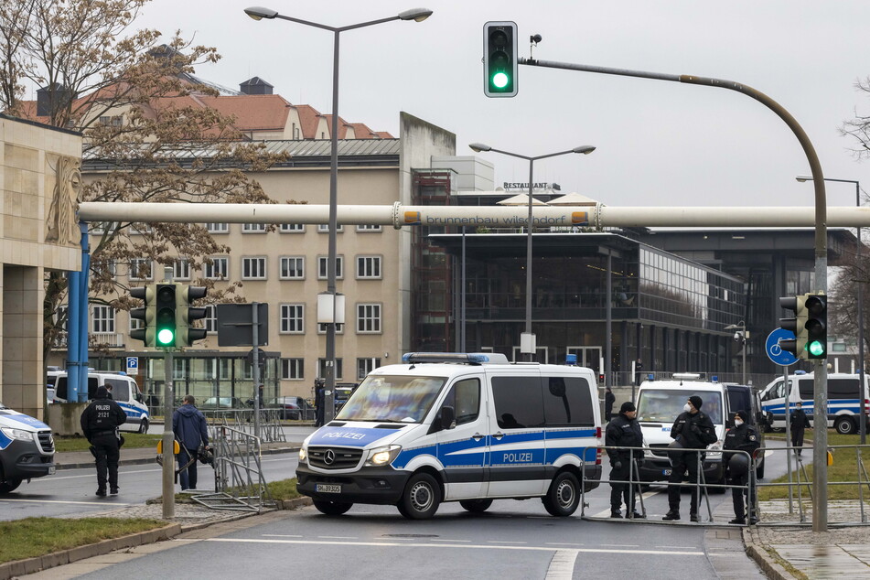 Ein Großaufgebot der Polizei sicherte den Landtag in Dresden ab.