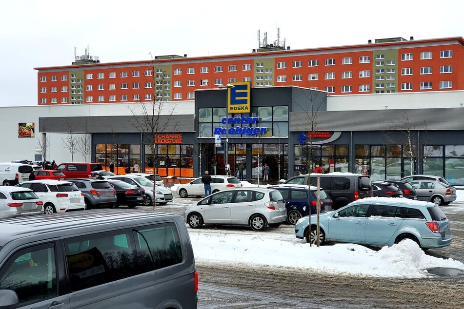 Der Edeka-Markt im Heckert-Gebiet hat regelmäßig mit Einkaufswagen-Verweigerern zu kämpfen.