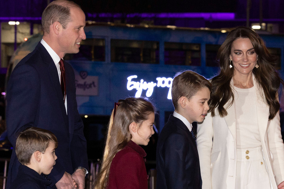 Kate Middleton (r.) is not expected to return to public royal duties until April.