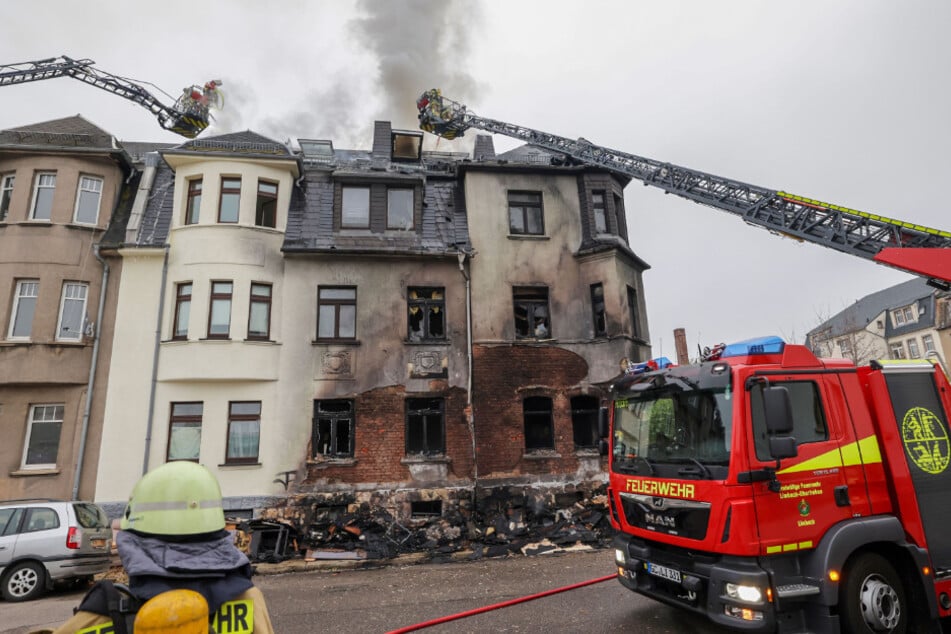 Insgesamt 54 Feuerwehrleute waren im Einsatz.