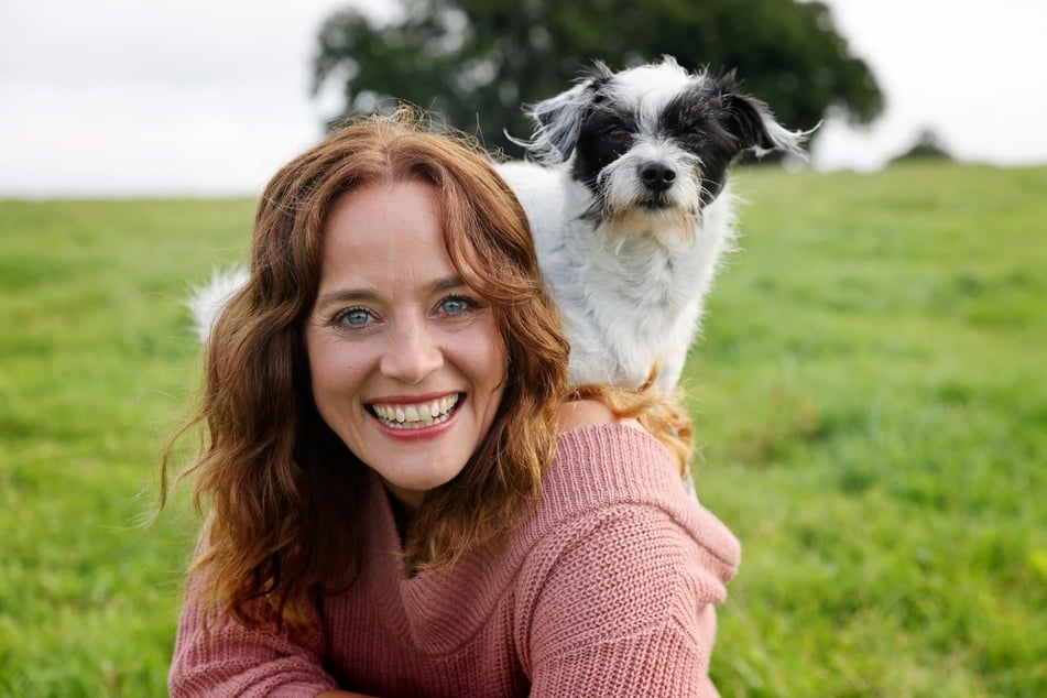 Kate Kitchenham (50) schreibt Bestseller über das Leben mit Hund.