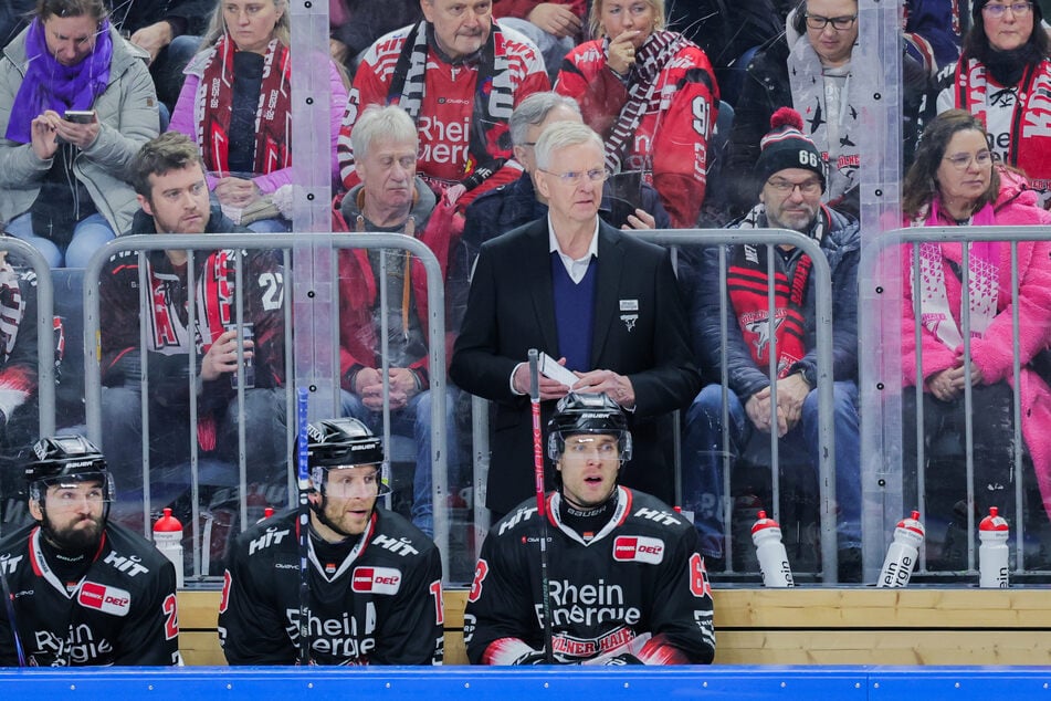 Der finnische Star-Coach Kari Jalonen (66) hat den KEC zum großen Favoriten auf den Meistertitel geformt.