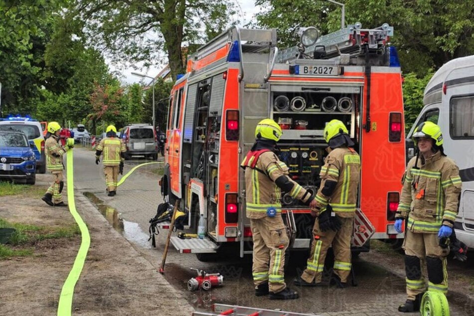 Berlin: Brand in Reinickendorf: Feuerwehr findet zwei Tote bei Löscharbeiten