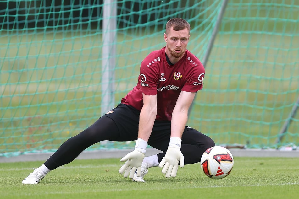 Zunächst bei der zweiten Mannschaft! Nach langer Verletzungspause steht Lennart Grill (27) vor seinem Comeback im Dynamo-Kasten.