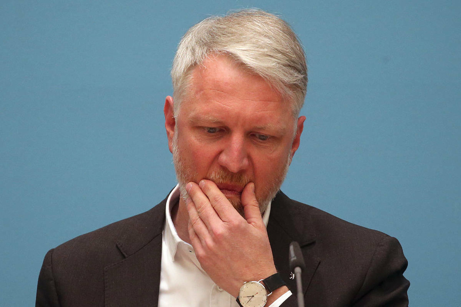 Sebastian Scheel (45, Linke), Berlins Senator für Stadtentwicklung und Wohnen, hat am Dienstag einen "Sicherungsfonds" für Mieter in Not in Aussicht gestellt.