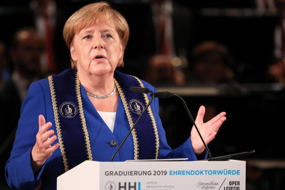 In ihrer Dankesrede rief die Bundeskanzlerin zur Kompromissbereitschaft auf.