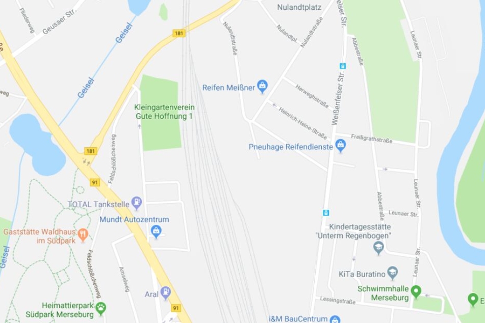 Der Brand soll sich in einer Wohnung an der Weißenfelser Straße ereignet haben.