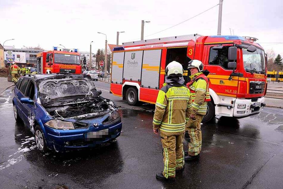 Die Feuerwehr löschte den Brand mit Schaum.