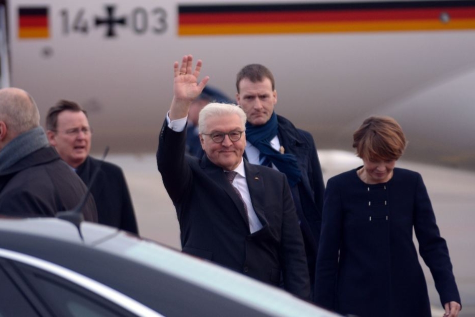Gemeinsam mit seiner Frau ist der Bundespräsident in Erfurt gelandet.