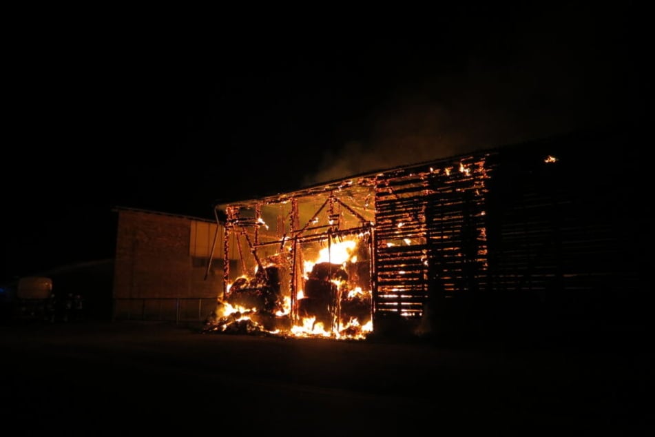 In Ströbeck ging in der Nacht zu Dienstag eine Scheune in Flammen auf.