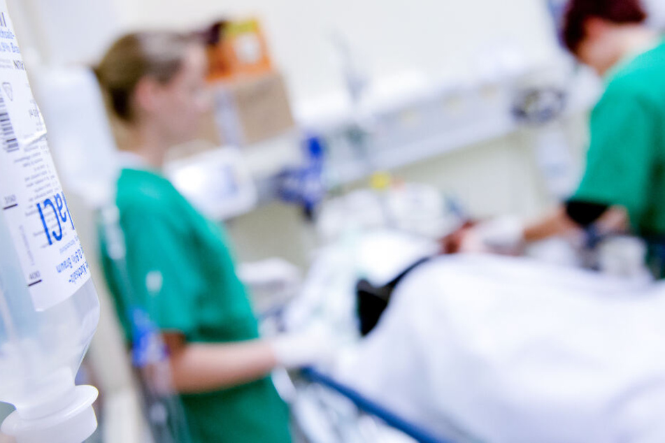 Ein Mann ist nach einem Brand in einem Krankenhaus gestorben. (Symbolbild)