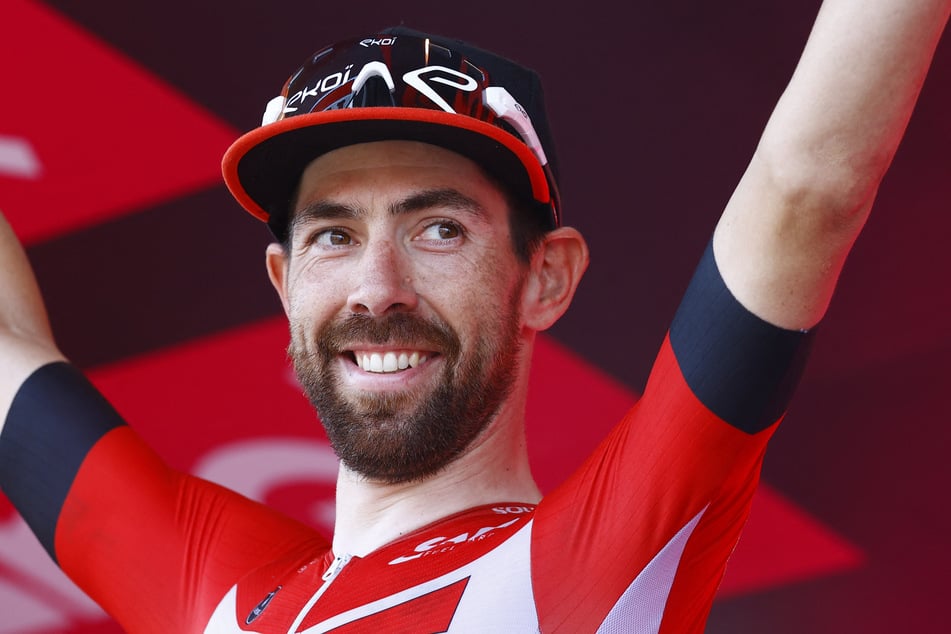 Thomas de Gendt (36) hat gut lachen: Mithilfe der Fans nahm er seinem Teamkollegen auf den letzten Kilometern nochmal eine Minute ab.