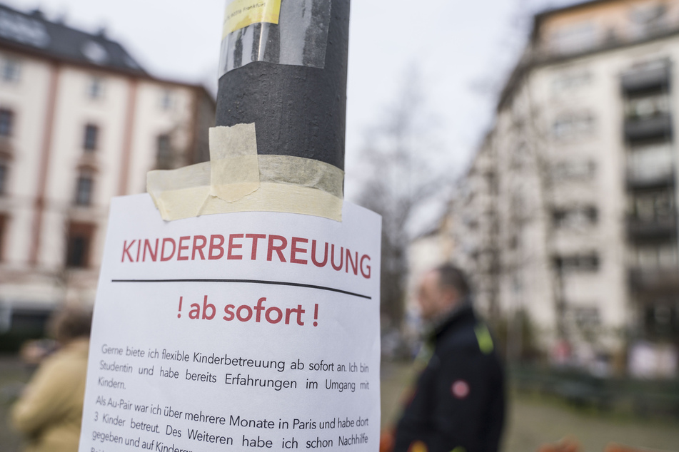 In Deutschland sind Kitas und Schulen weitestgehend geschlossen. Der Ruf nach privater Kinderbetreuung wird bei arbeitstätigen Eltern demnach groß.