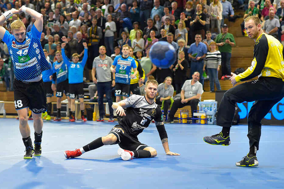 Auch HCE-Spieler Nils Kretschmer (M.) konnte die Pleite nicht verhindern.