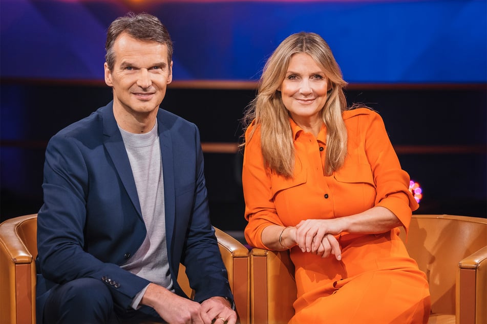 Klaus Brinkbäumer (59, l.) und Kim Fisher (56, r.) moderieren in dieser Woche das MDR "Riverboat". (Archivbild)