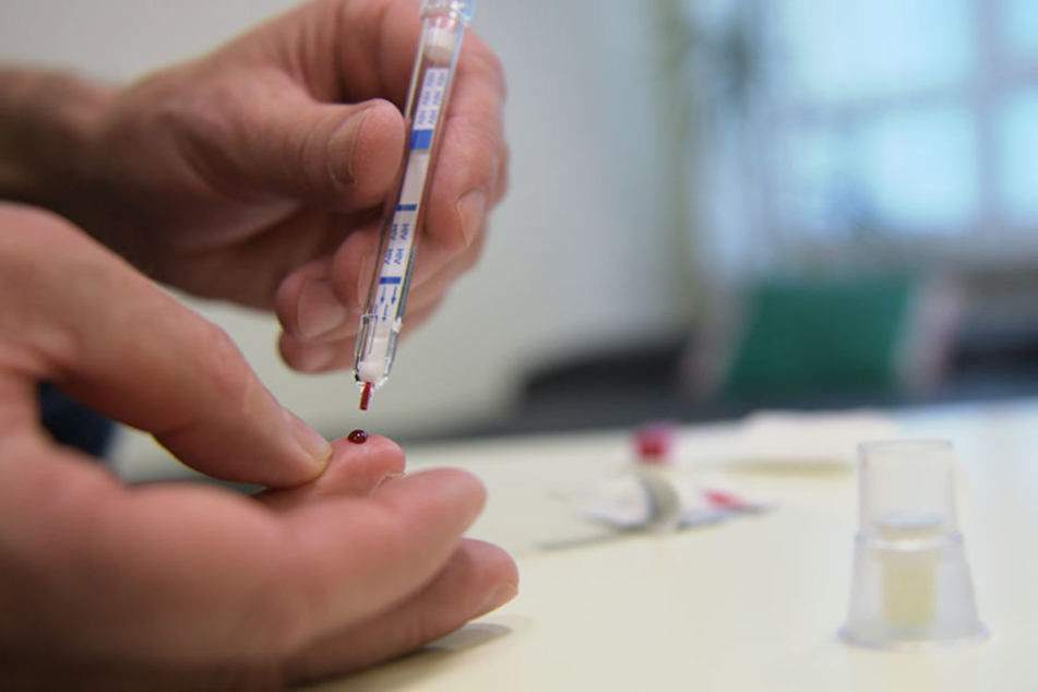 Seit 20 Jahren ist die Diagnose kein Todesurteil mehr. Medikamente können einen Aids-Ausbruch verhindern. Auch der Selbsttest kann eine Lücke zwischen Patient und Arzt füllen.