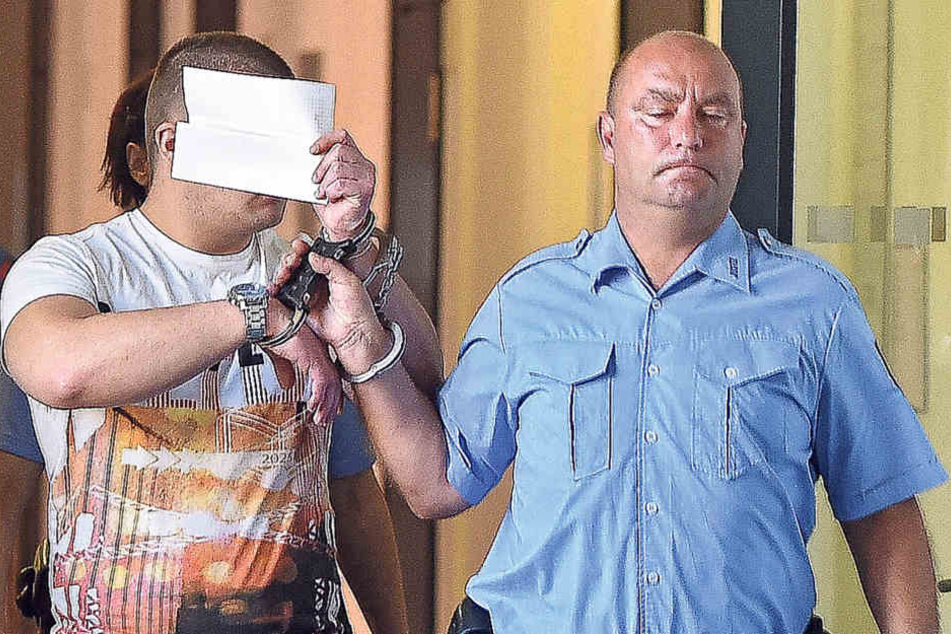 Nico S. (23) musste zum Amtsrichter, weil er in Mutters Salon
randalierte.