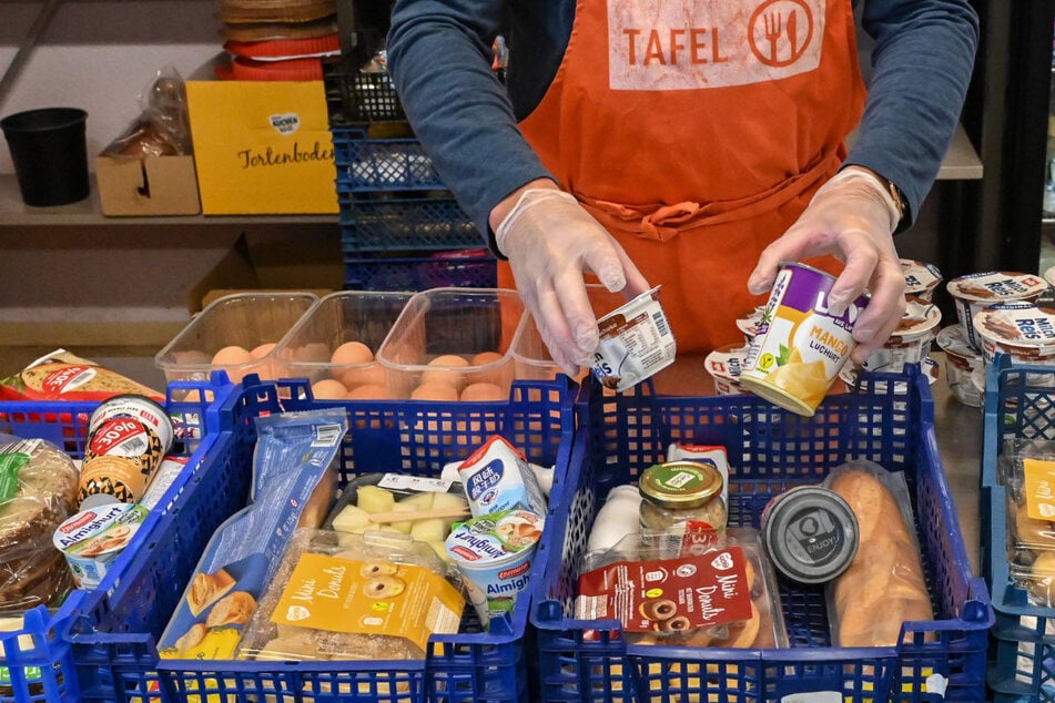 Manche Tafeln in Bayern sollen bereits einen Aufnahmestopp verhängt oder Wartelisten eingeführt haben.