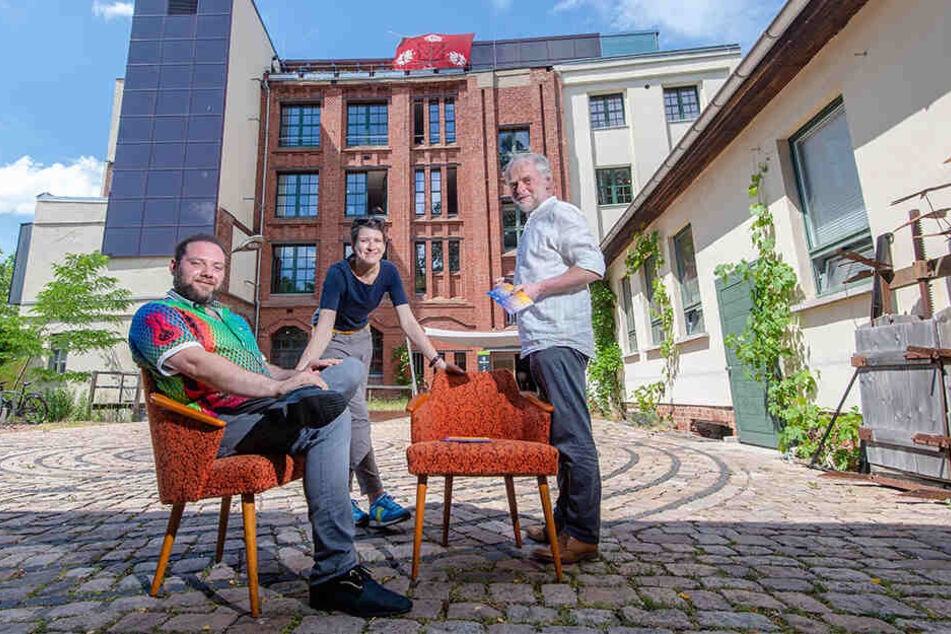 Gemeinsam mit Maret Wolff (41) vom Metropol und Chris Dietrich (35) vom Oberdeck startet Möbelgalerie-Chef Jens Tuffner (r.) ein neues Freilichtkino.