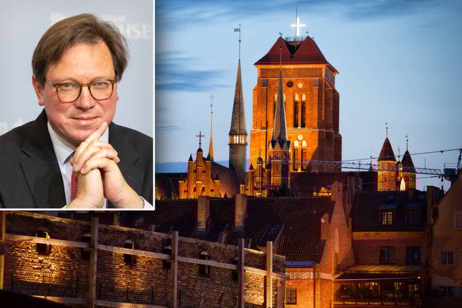 Georg-Ludwig von Breitenbuch (54, CDU) hat die Taufkirche seiner Großmutter in Danzig besucht. Sein Souvenir: ein Foto von der Kirche.