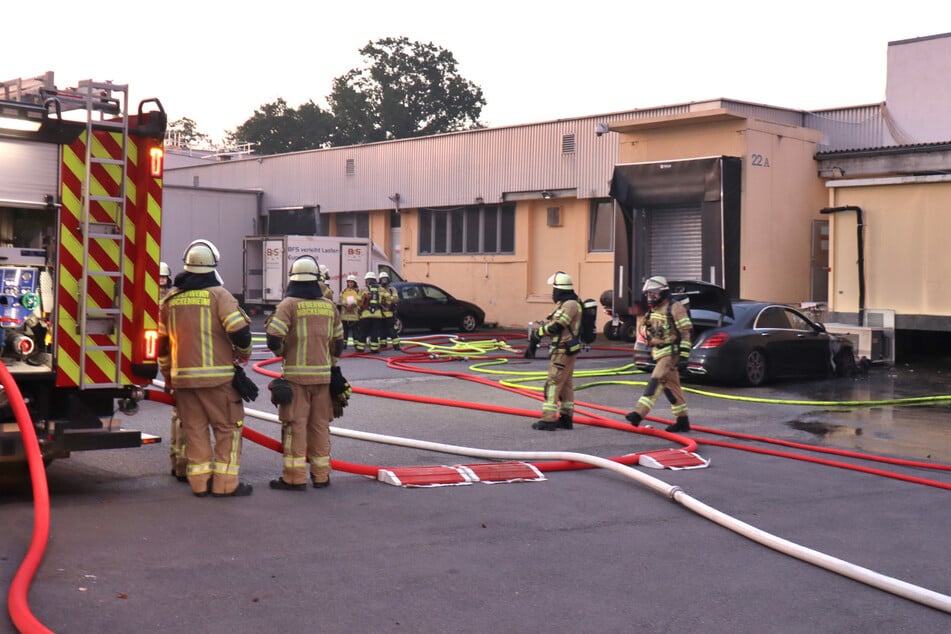 Nach mehr als drei Stunden konnten die Feuerwehrleute ihren Einsatz beenden.