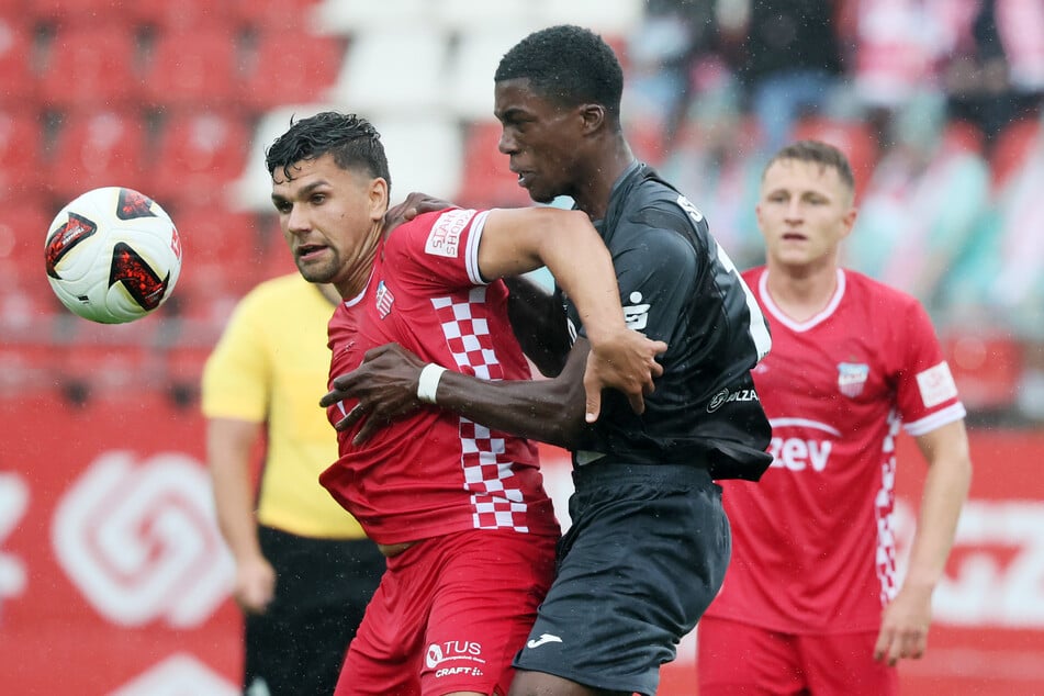 Auch Michael Sternberg (19, r.) hat sich einen Stammplatz erarbeitet.