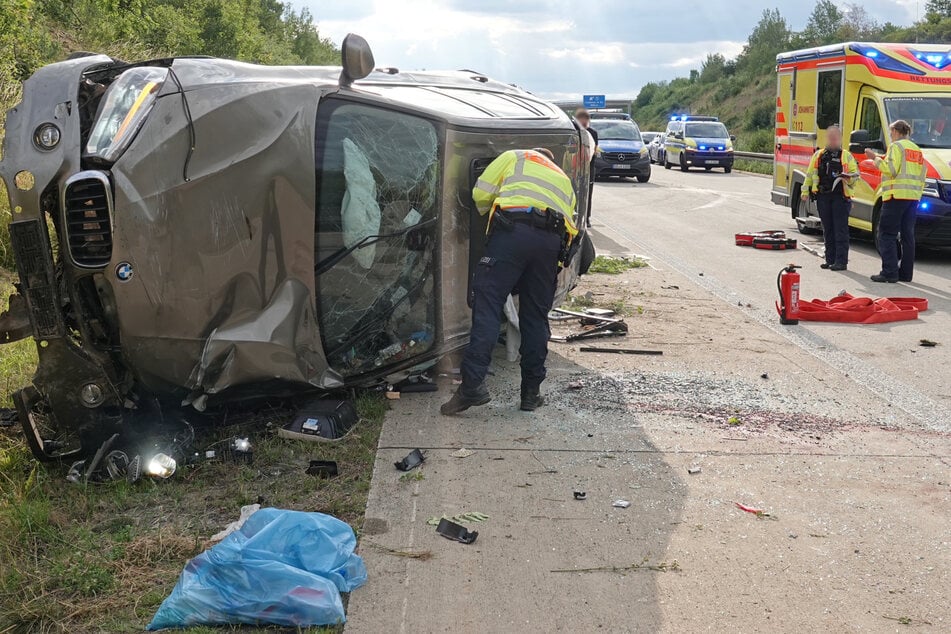 Im BMW X5 soll eine Person schwer verletzt worden sein.