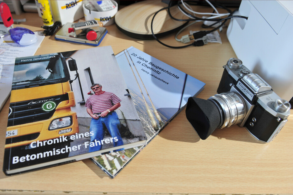 Der Rentner und Hobbyfotograf besitzt Tausende Baustellenbilder.