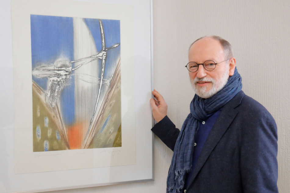 Der Chemnitzer Künstler Christian Lang (67) hat auf den Gängen des Landgerichts eine Ausstellung eröffnet.