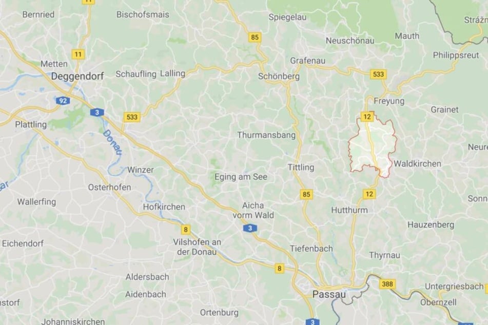 Auf der Bundesstraße 12 bei Rohrbach im Landkreis Freyung-Grafenau in Niederbayern kam es zu einem tragischen Unfall.