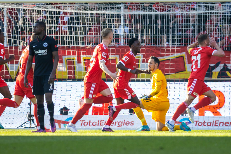Wie schon im Derby war Grischa Prömel (r.) zur Stelle und erzielte das 2:0.