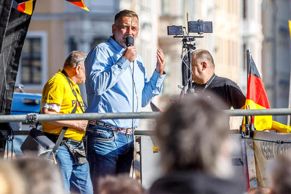 Lutz Bachmann (46) hielt vor Ort eine Rede.