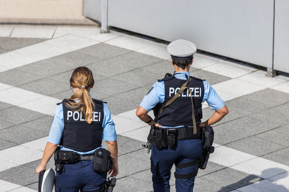 Die Polizei nahm den 33-Jährigen nach dessen auffälligen Auftritts beim Bürgerservice der Stadt Hanau fest. (Symbolfoto)