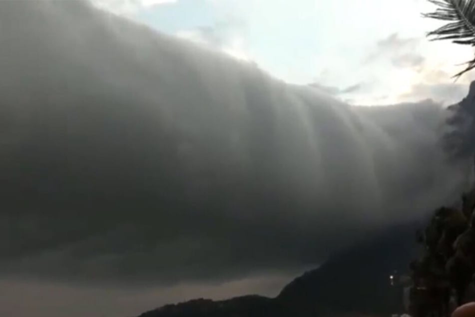 Eine riesige Rollwolke sorgte in Brasilien für apokalyptische Endzeit-Stimmung.
