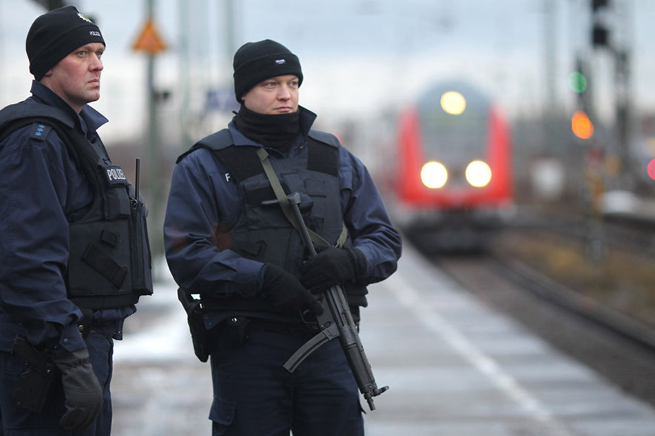 Als die Bundespolizei den Mann mit auf die Wache nehmen wollte, flippte der völlig aus. (Symbolbild)