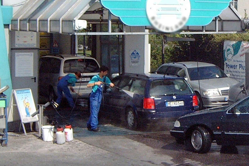 Oma lutscht in der Waschanlage Oma lutscht in der Waschanlage