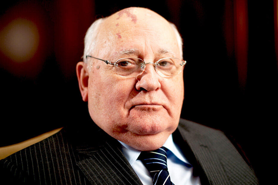 Michail Gorbatschow (mittlerweile 88 Jahre alt).