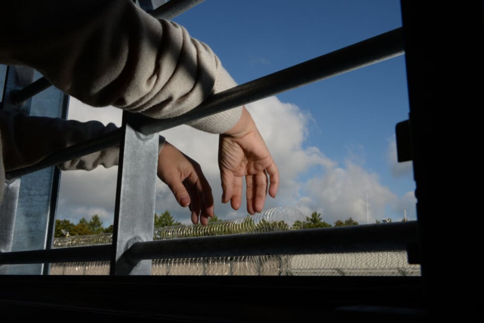 Zwei Männer haben sich in Kaufbeuren zusammen getan und sind auf der Flucht. (Symbolbild)