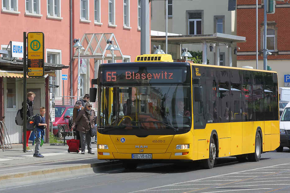 An dieser Haltestelle gerieten Michael E., Steffen B. und ein Fahrgast aneinander.