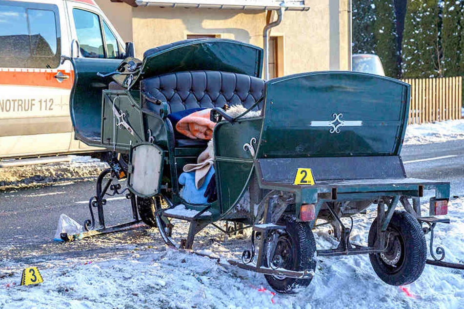 Im Erzgebirge sind zwei Personen nach einem Pferdeschlitten-Unfall gestorben.
